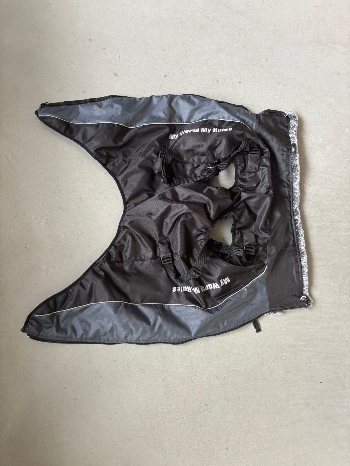 Warme hondenjas, Ophalen of Verzenden, Zo goed als nieuw, Hondenjas