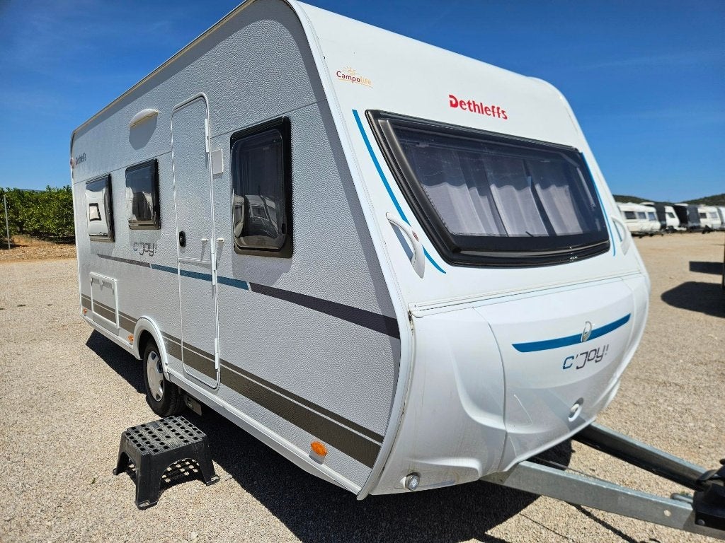 Dethleffs C-joy 460 le van 2023 enkelle bedden st.in spanje., Caravans en Kamperen, 2 aparte bedden, Bedrijf, Treinzit, 750 - 1000 kg