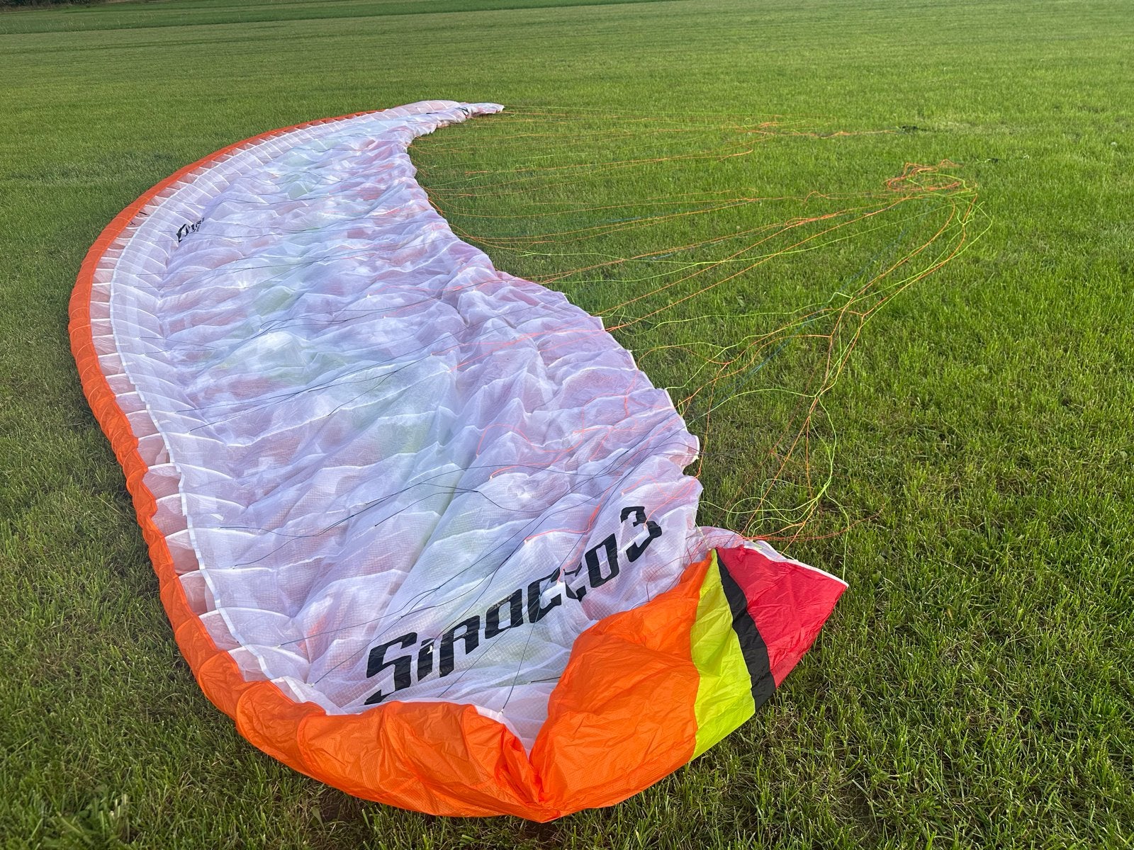 Ozone Sirocco 3 Paraglider - Prachtig mooi paramotorscherm, Sport en Fitness, Ophalen of Verzenden, Zo goed als nieuw, Scherm