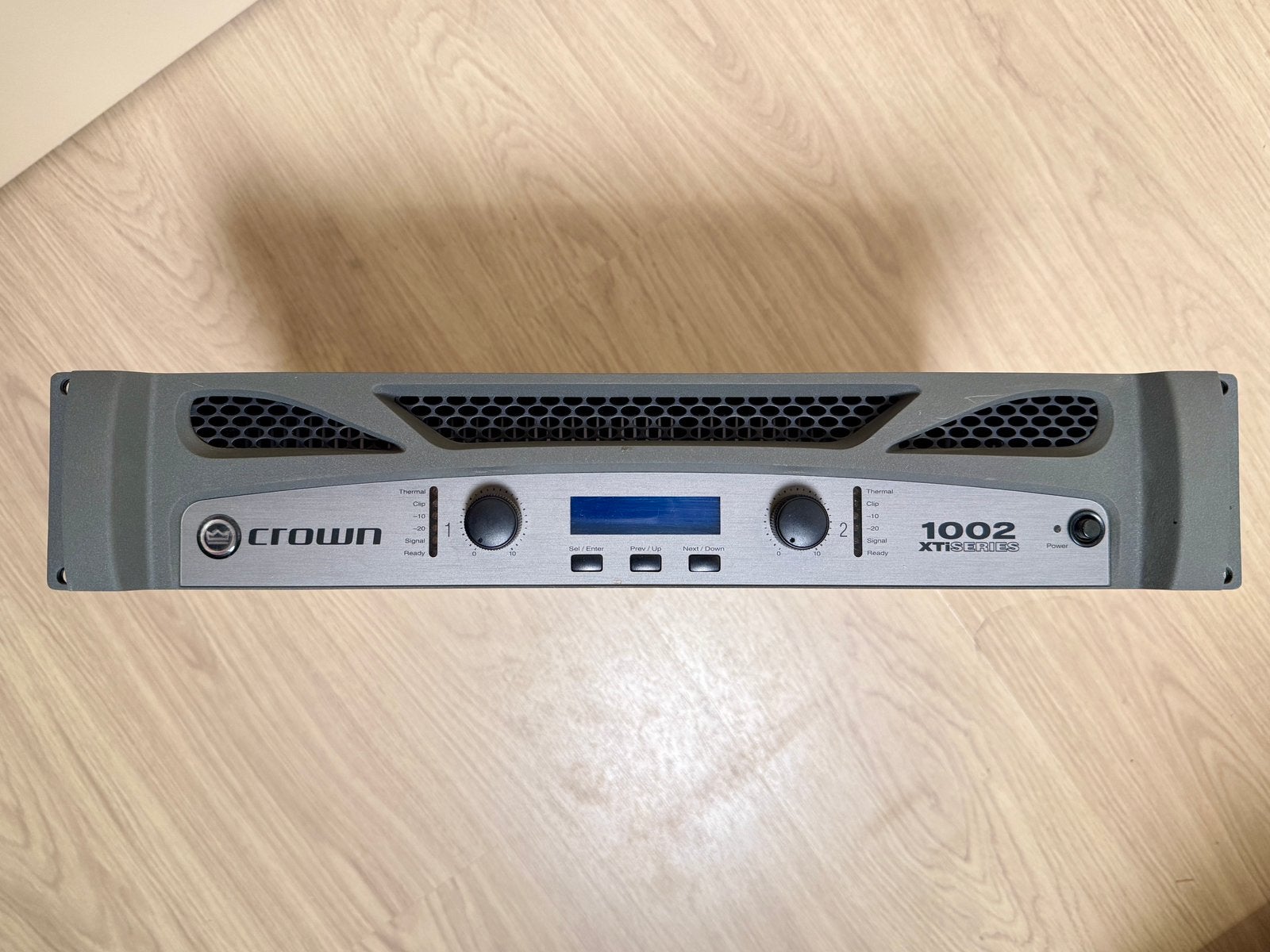Crown XTI-1002 versterker, Ophalen of Verzenden, Zo goed als nieuw, 120 watt of meer, Overige merken