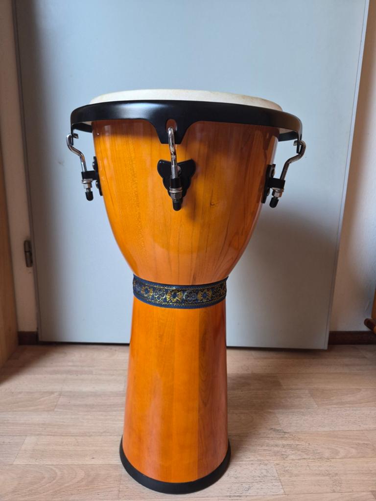 Djembe met draagtas, Ophalen, Zo goed als nieuw, Overige merken