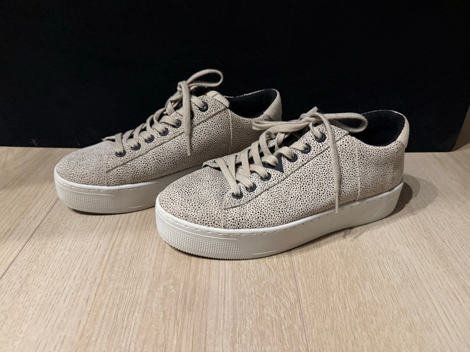 HUB Dames Sneakers Maat 38 - Zo goed als nieuw, Kleding | Dames, Beige, Ophalen of Verzenden, Sneakers of Gympen, Zo goed als nieuw