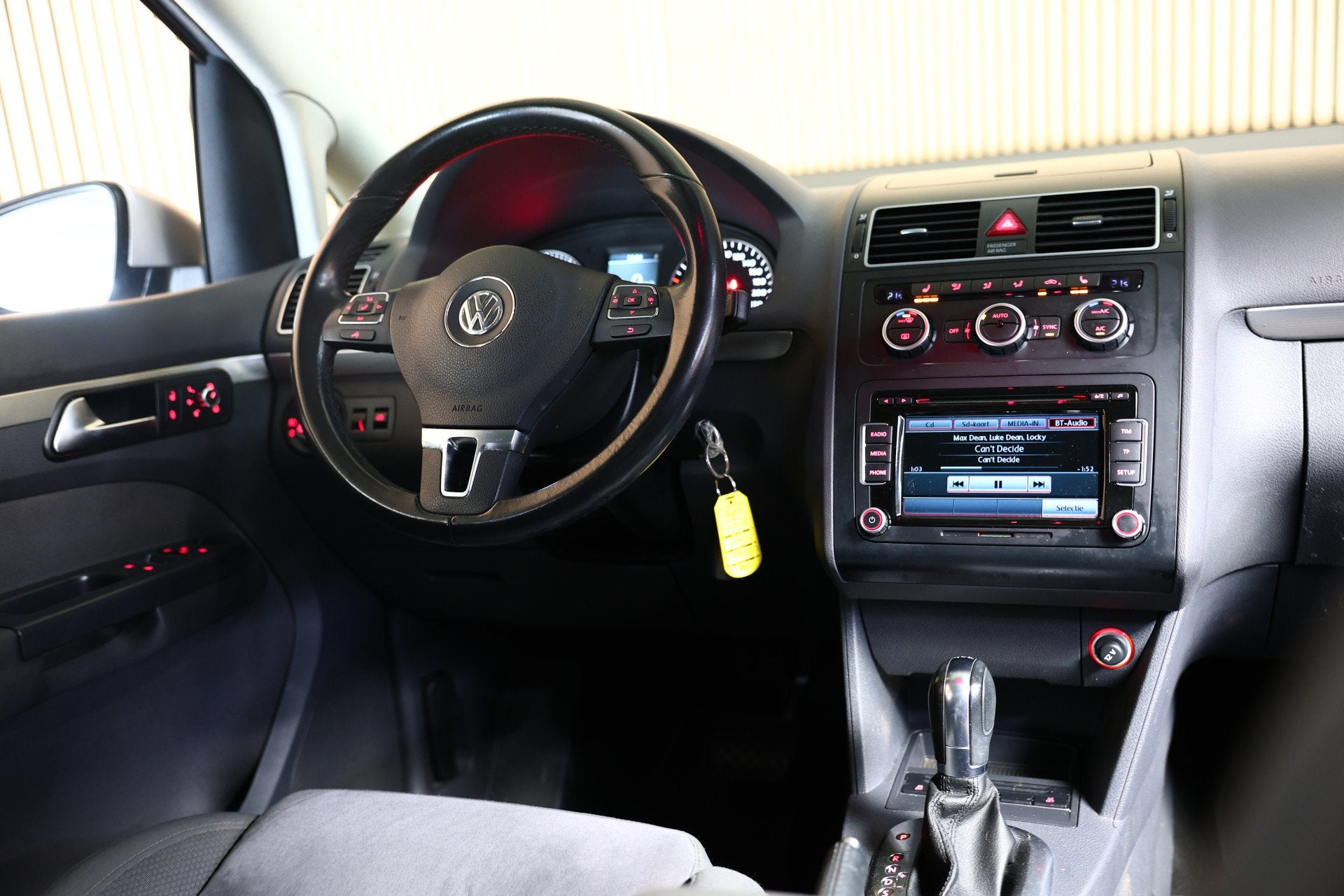 Volkswagen Touran 1.4 TSI Highline DSG PANO CLIMA PDC STOELV, Auto's, Dealer onderhouden, 15 km/l, Gebruikt, 4 cilinders