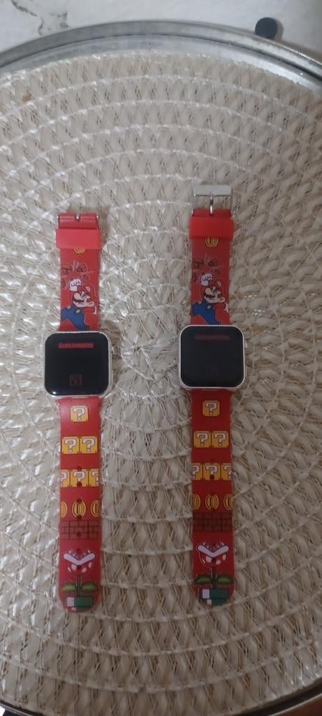 Twee Mario Bros Kinderhorloges - Rood, Ophalen of Verzenden, Gebruikt, Rood, Jongen of Meisje