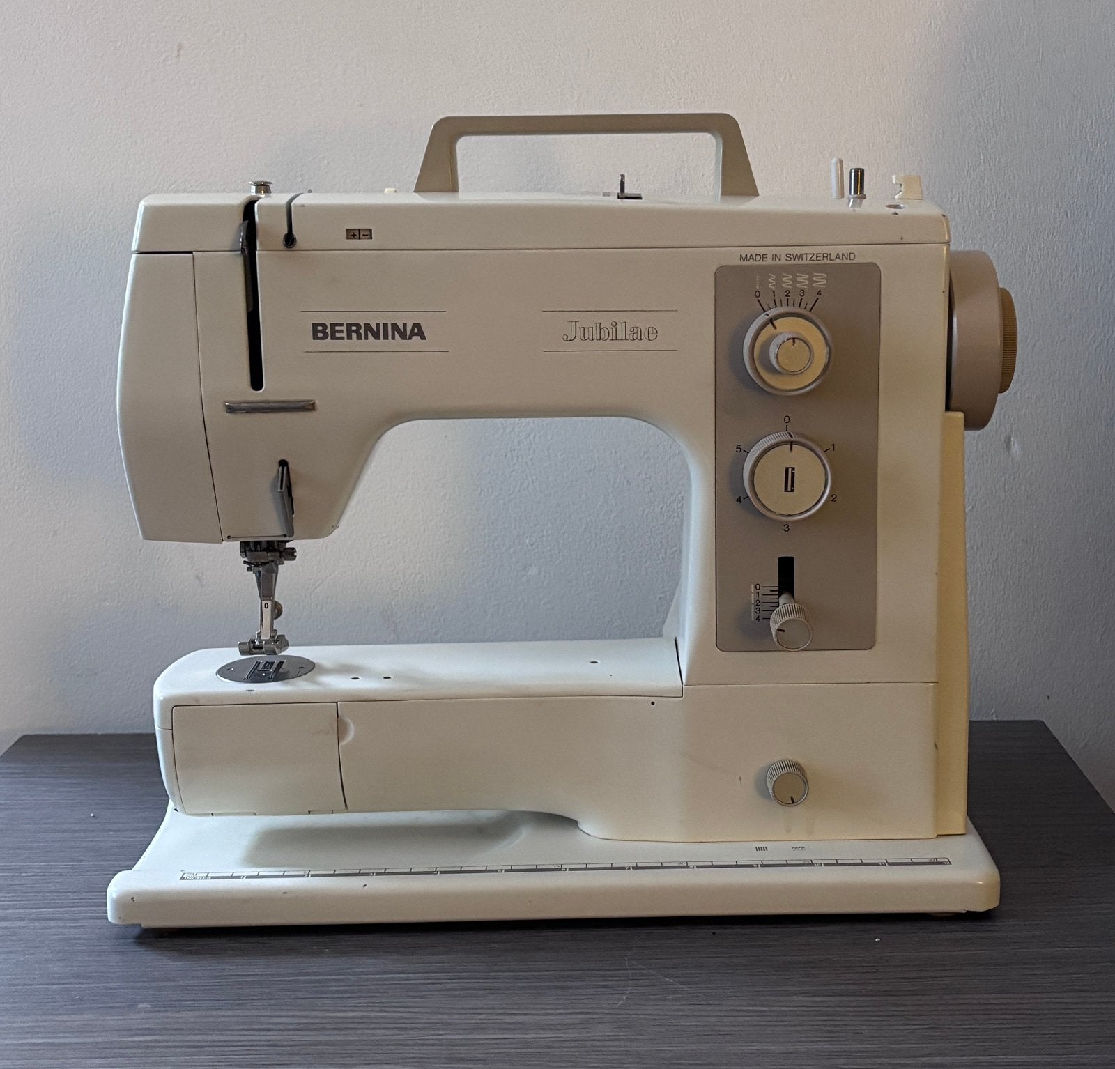 Bernina 801 incl. Onderhoudsbeurt, Ophalen, Zo goed als nieuw, Naaimachine, Bernina