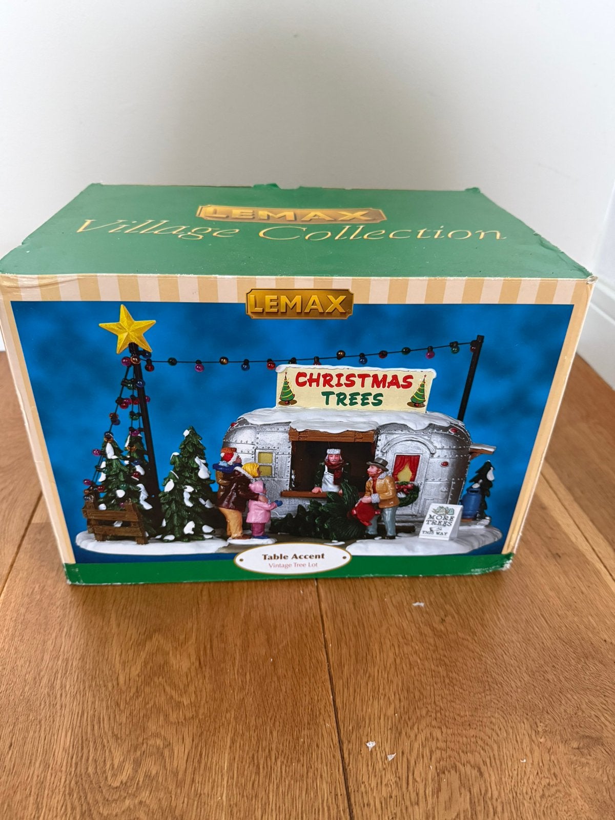 Lemax Vintage Tree Lot #73644 – retired / vintage, Diversen, Ophalen of Verzenden, Zo goed als nieuw