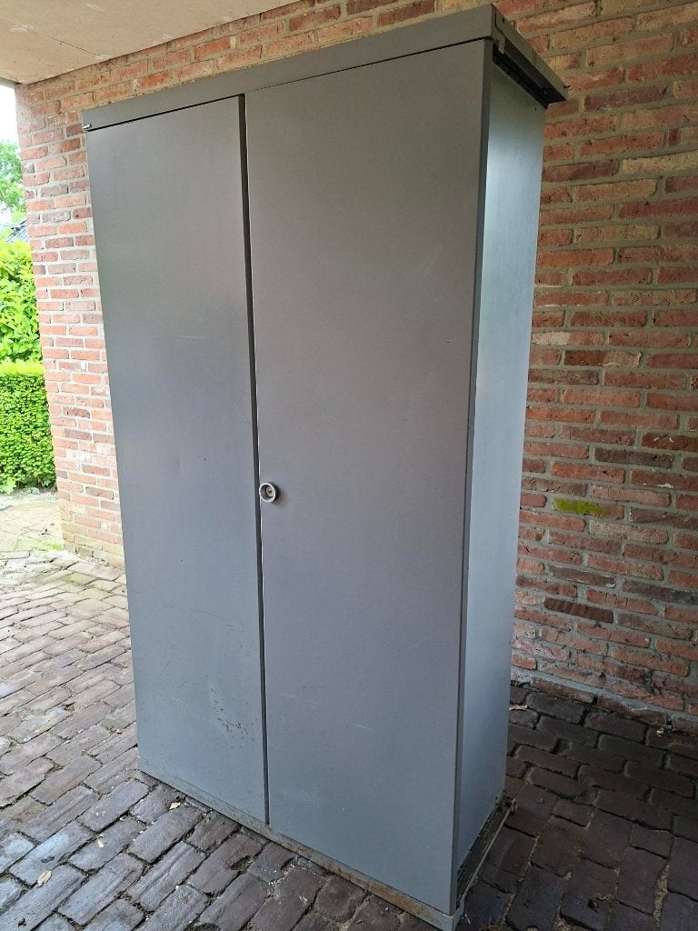 Goede gispen metalen kast, archiefkast, werkplaatskast!, Huis en Inrichting, Kasten | Roldeurkasten en Archiefkasten, Ophalen