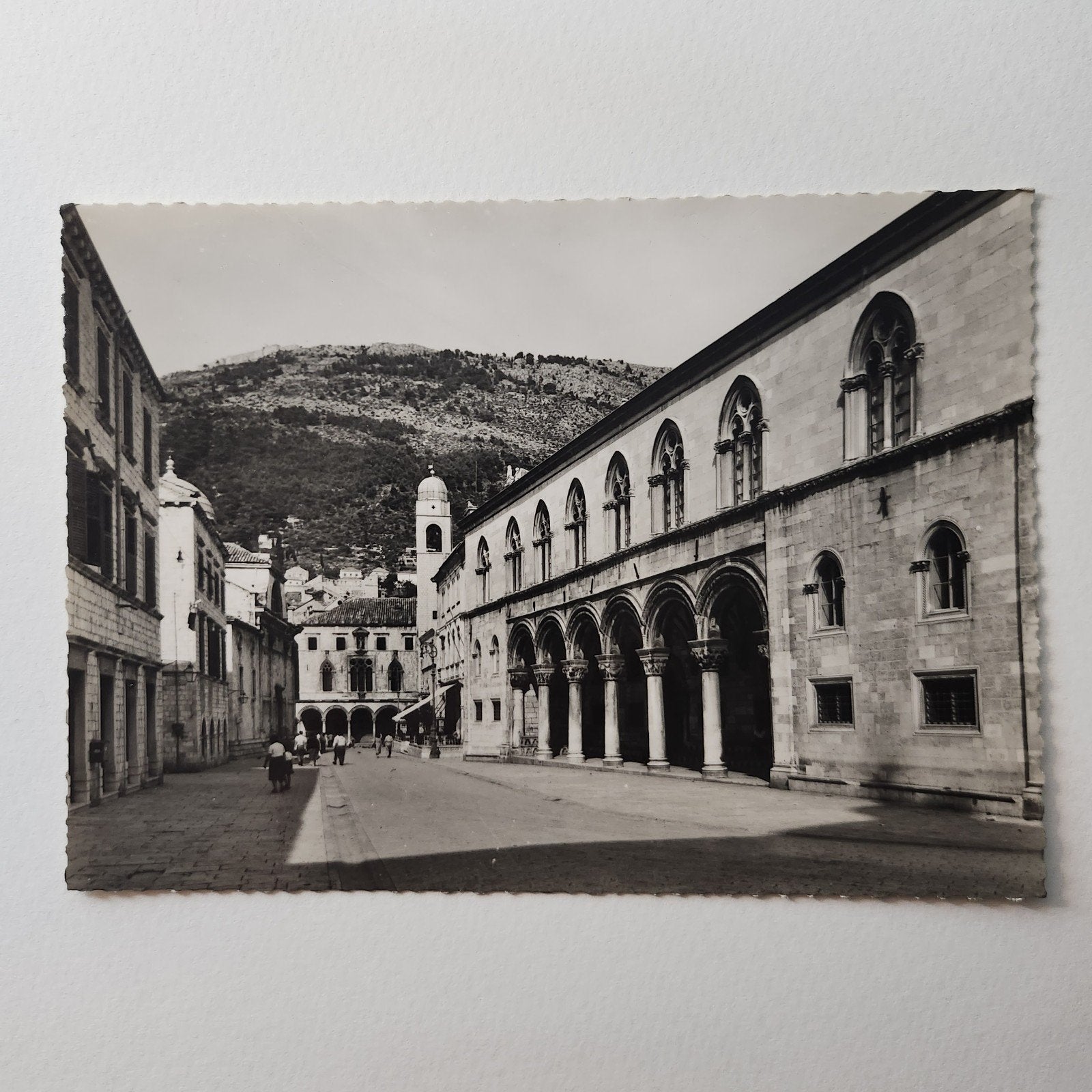Echte foto Dubrovnik - Ulica ispred Kneževog dvora, Verzenden, 1940 tot 1960, Ongelopen, Overig Europa