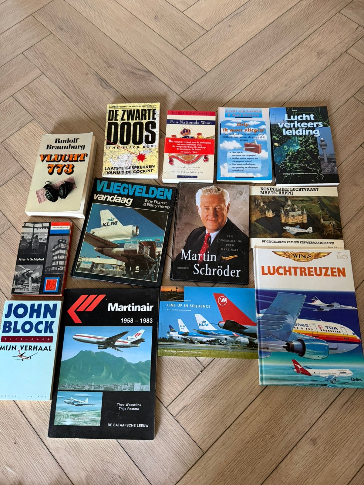 Luchtvaart boeken, Verzamelen, Luchtvaart en Vliegtuigspotten, Ophalen of Verzenden, Gebruikt, Boek of Tijdschrift