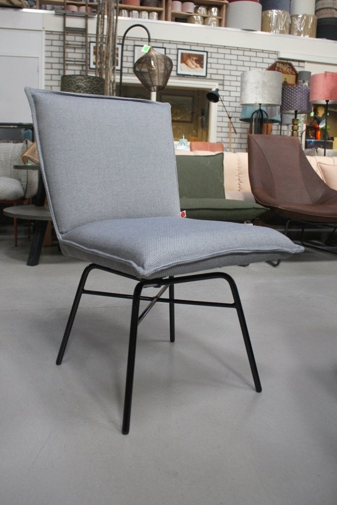 Luxe tuinstoelen Sanne Jess stof lichtblauw draaibaar terras