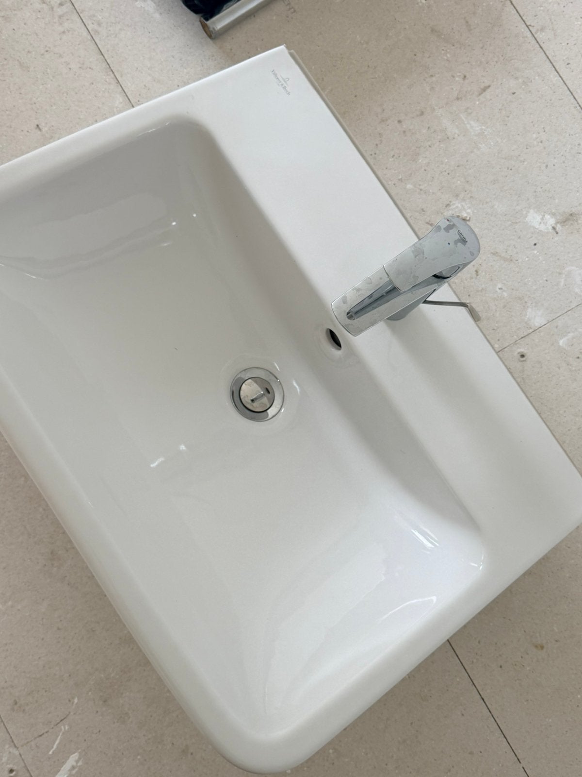 Villeroy & Boch wastafel 60cm + Grohe kraan., Huis en Inrichting, Badkamer | Badkamermeubels, Ophalen, 50 tot 100 cm, Zo goed als nieuw