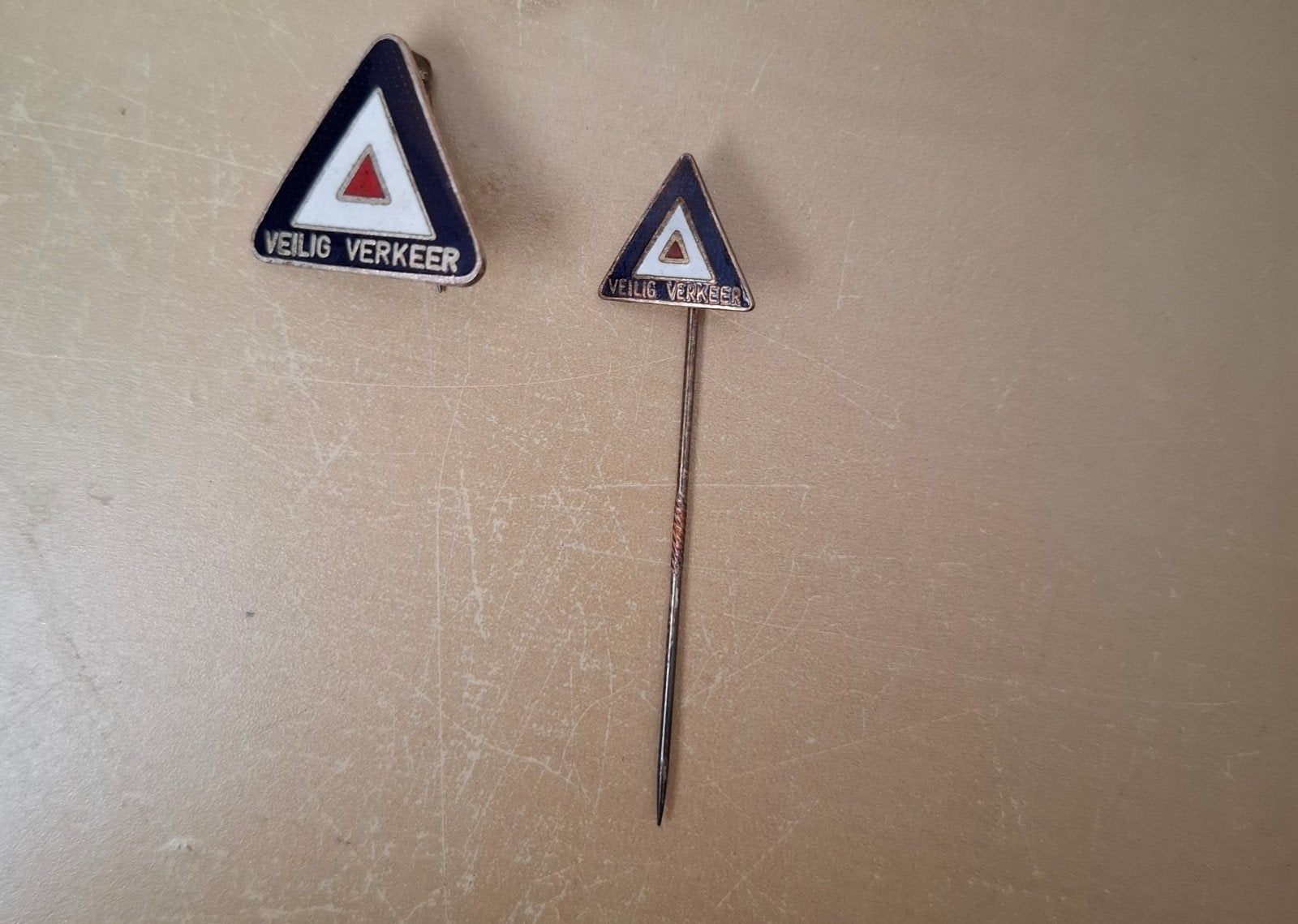 Vintage 'Veilig Verkeer' Speldje en Pin, Ophalen of Verzenden, Gebruikt