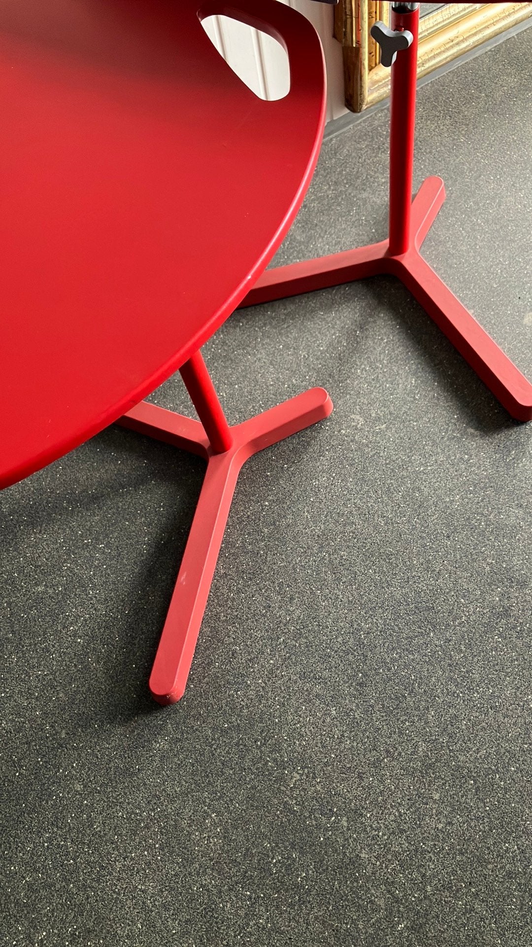 Ikea Dave rode laptop/ bijzet tafeltjes, Computers en Software, Ophalen, Zo goed als nieuw