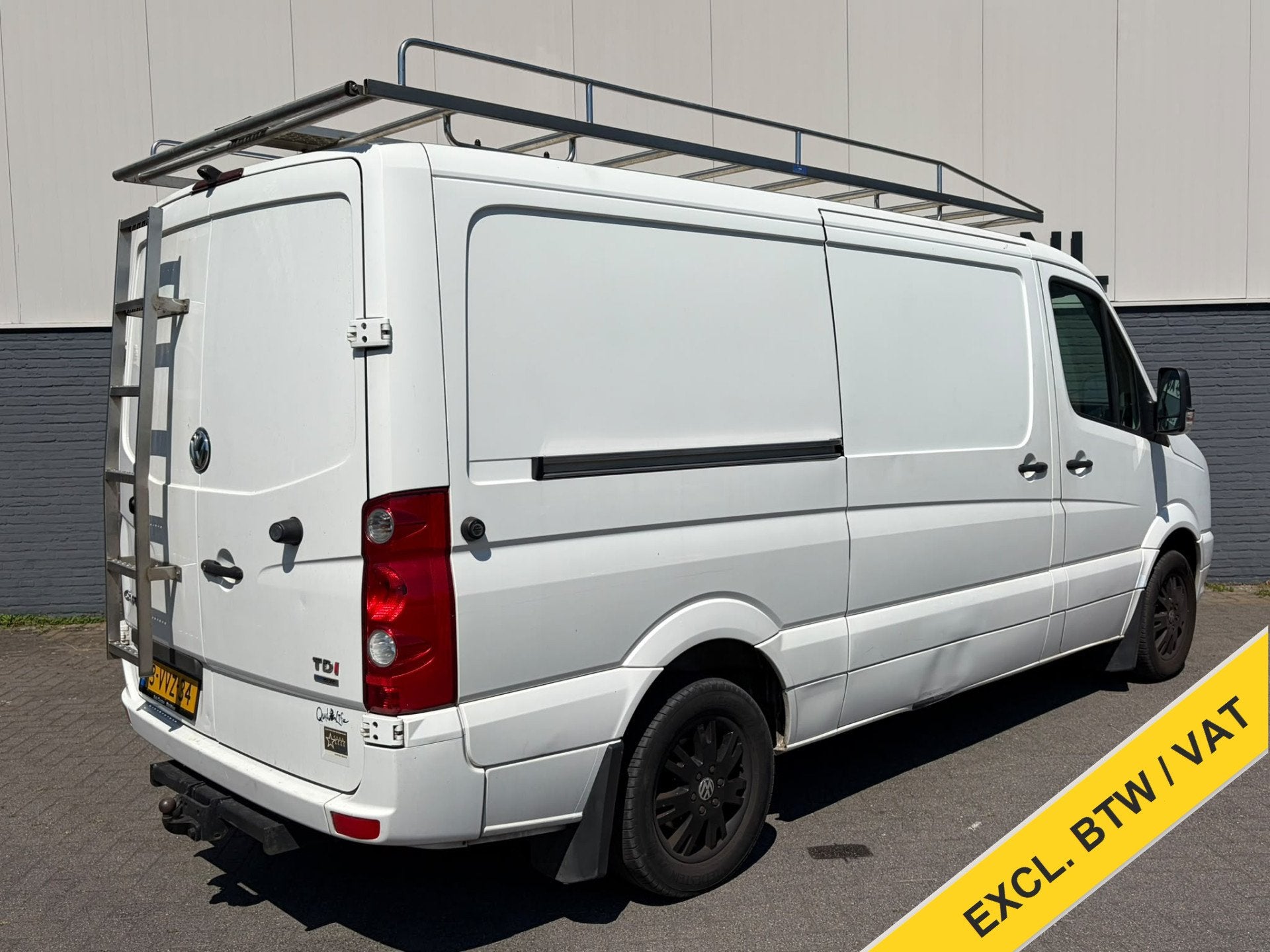 Volkswagen Crafter 35 2.0TDI 136PK L2H1 BM 3-Pers.Trekhaak C, 13 km/l, Euro 5, Gebruikt, Zwart