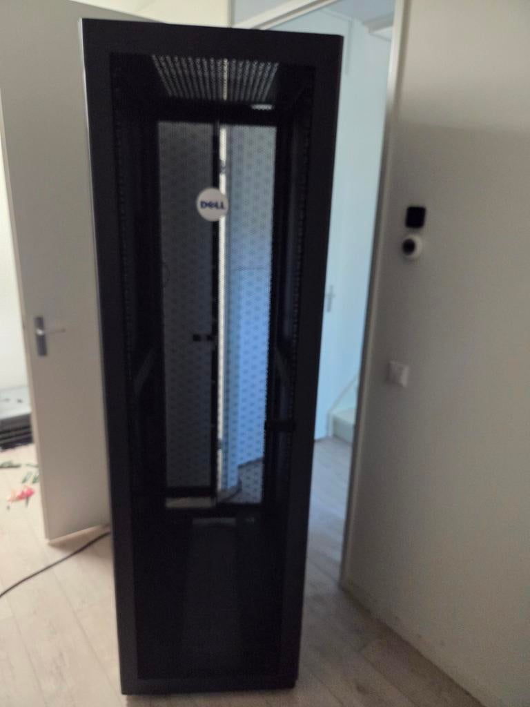 Dell 42U serverkast smalle uitvoering (100x200x62), Computers en Software, Serverkasten, Ophalen, Gebruikt, Geperforeerd, Geperforeerd