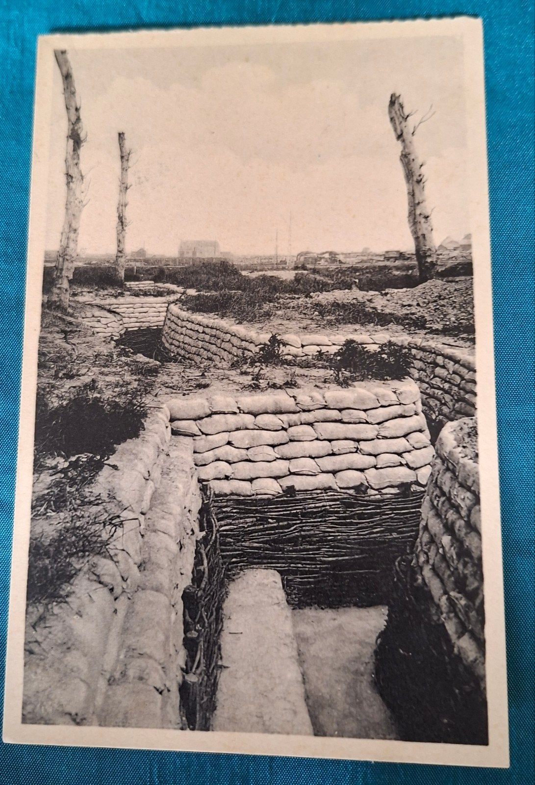 Militair Eerste linie loopgraaf Nieuwpoort groote pijlschan, Ophalen of Verzenden, Landmacht, Nederland, Foto of Poster