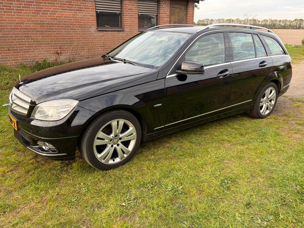 Mercedes C-Klasse C180 CGI Estate AUT 2010 Zwart Motorschade, Auto's, Euro 5, Achterwielaandrijving, 1800 kg, Zwart