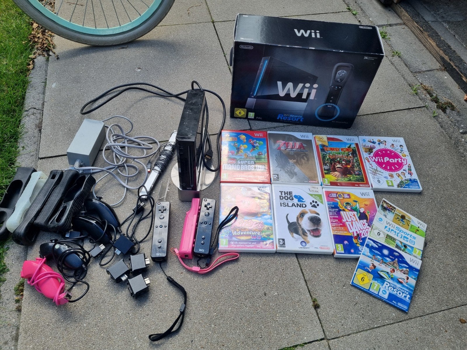 Nintendo Wii in doos met spellen en toebehoren, Ophalen of Verzenden, Gebruikt, Met 2 controllers