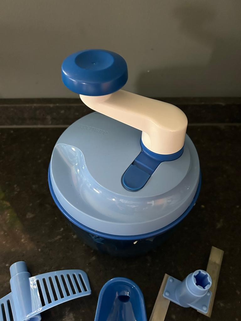 Tupperware SuperSonic Chopper Compact (Blauw), Ophalen of Verzenden, Zo goed als nieuw, Vaatwasserbestendig, Minder dan 1 liter