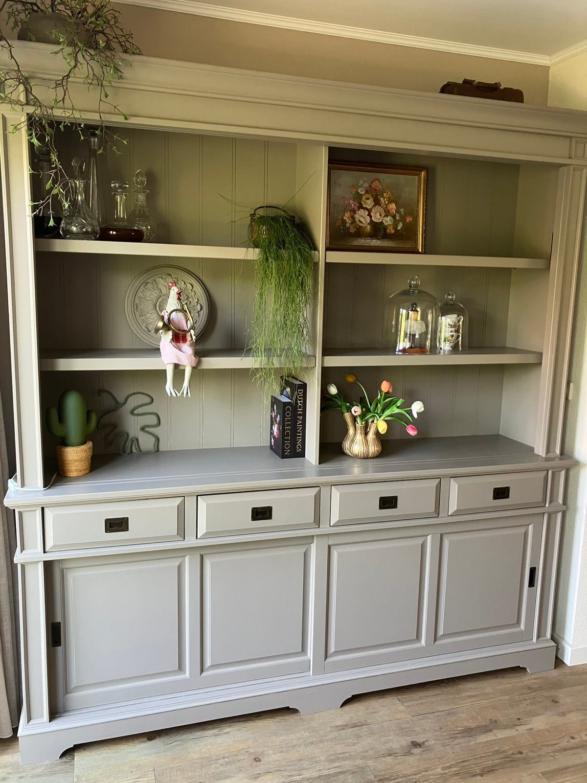 Grote buffet of winkelkast kleur taupe, Huis en Inrichting, Kasten | Buffetkasten, Ophalen, Zo goed als nieuw, 25 tot 50 cm, 200 cm of meer