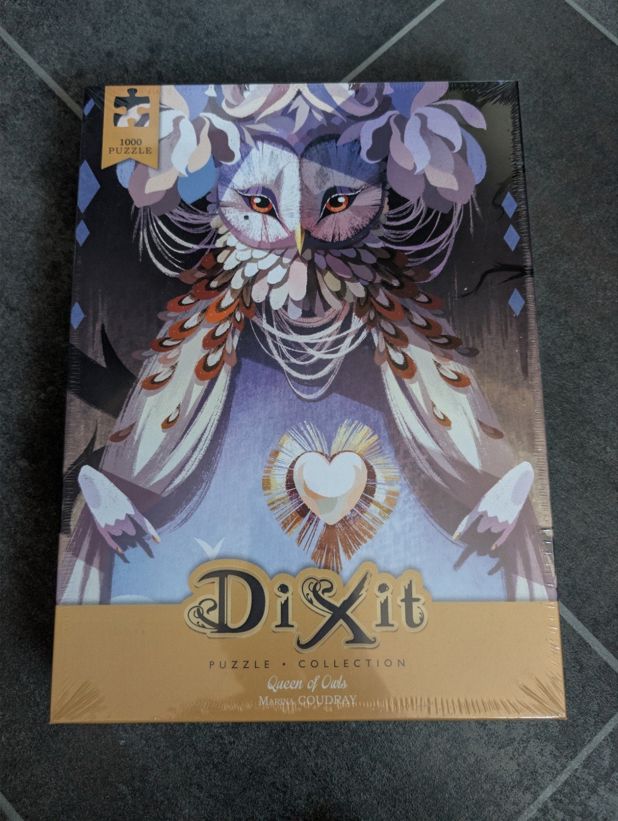 (NIEUW) Dixit Puzzle - Queen of Owls (1000 stukjes), Ophalen of Verzenden, 500 t/m 1500 stukjes, Nieuw, Legpuzzel