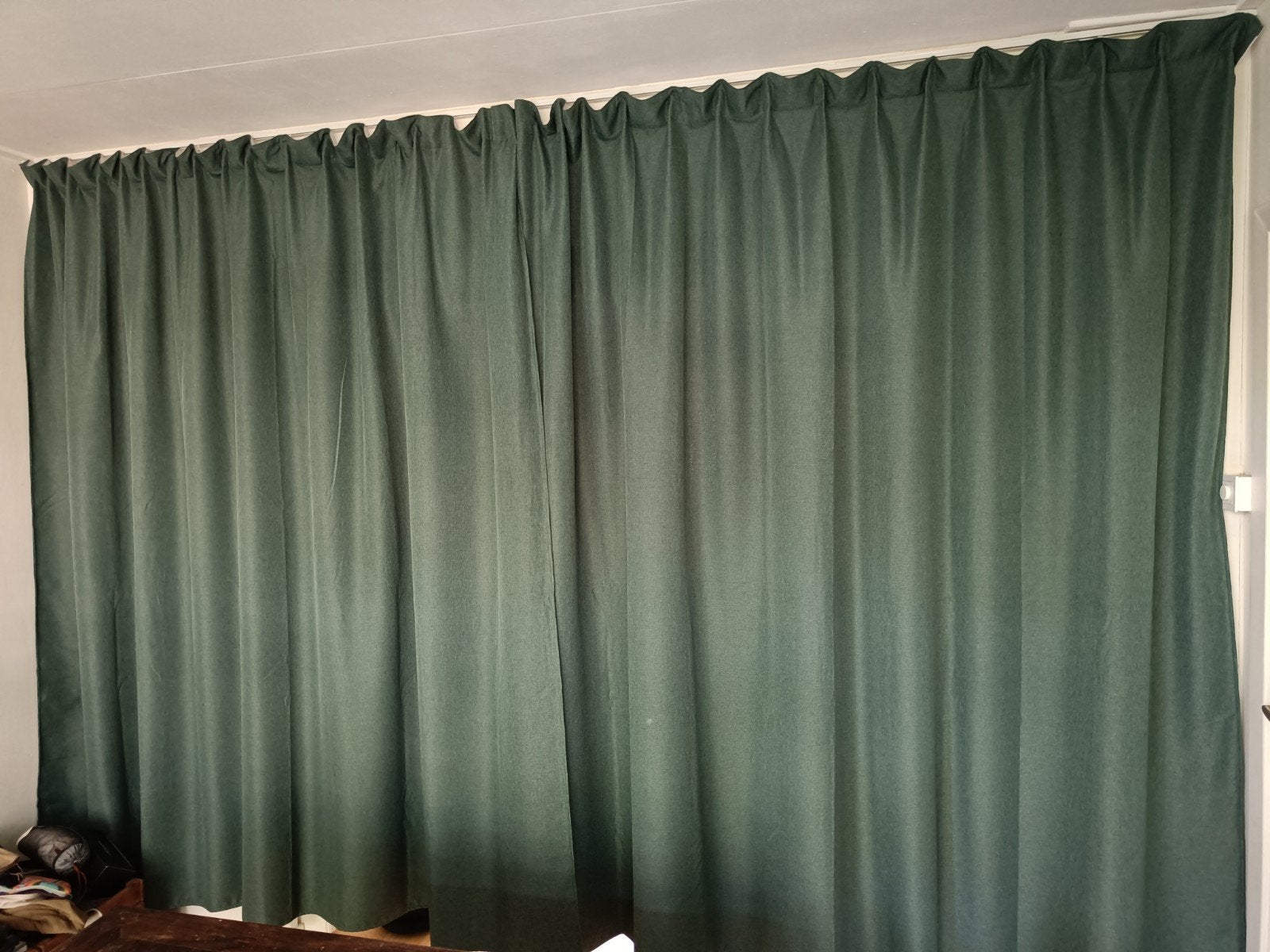 100% Verduisterende Gordijnen Hema Nuenen (2x 200x250 cm), 400 cm, Ophalen of Verzenden, Zo goed als nieuw, Met haken