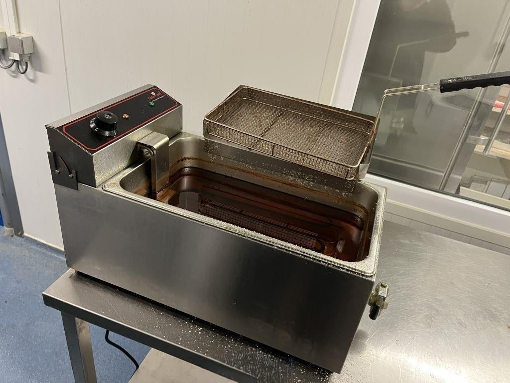 Rvs werktafel - visbak friteuse CATERCHEF, 4 liter of meer, Ophalen, Gebruikt