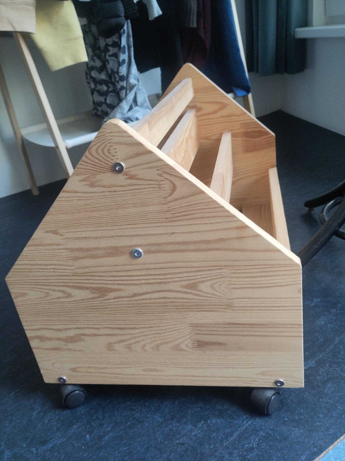 Montessori boekenkar, Ophalen