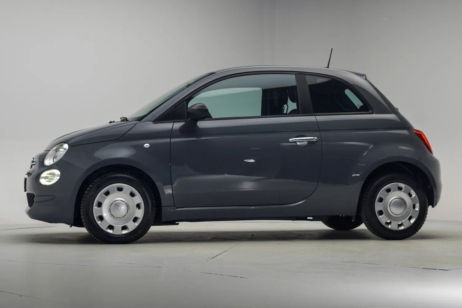 Fiat 500 1.0 Hybrid Cult [ Airco DAB Bluetooth ] (bj 2022), 21 km/l, 4 stoelen, Origineel Nederlands, Bedrijf