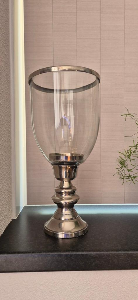 Klassiek windlicht glas op stevige metalen voet, Ophalen, Zo goed als nieuw, Kandelaar, 25 tot 50 cm
