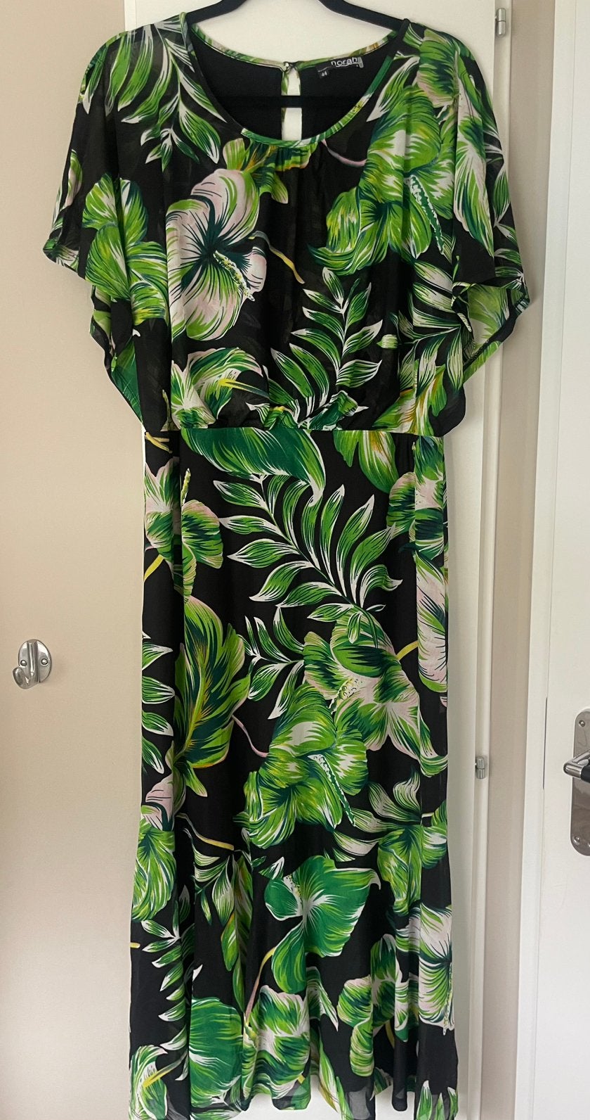 Norah prachtige lange jurk maat 44, Kleding | Dames, Jurken, Zwart, Maat 42/44 (L), Ophalen of Verzenden, Zo goed als nieuw