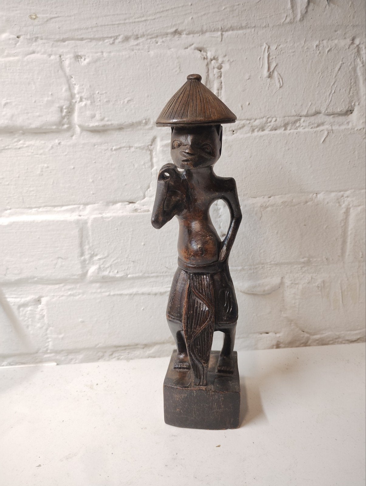 Vintage Houten Afrikaans Beeldje met Hoed, Antiek en Kunst, Kunst | Niet-Westerse kunst, Ophalen of Verzenden