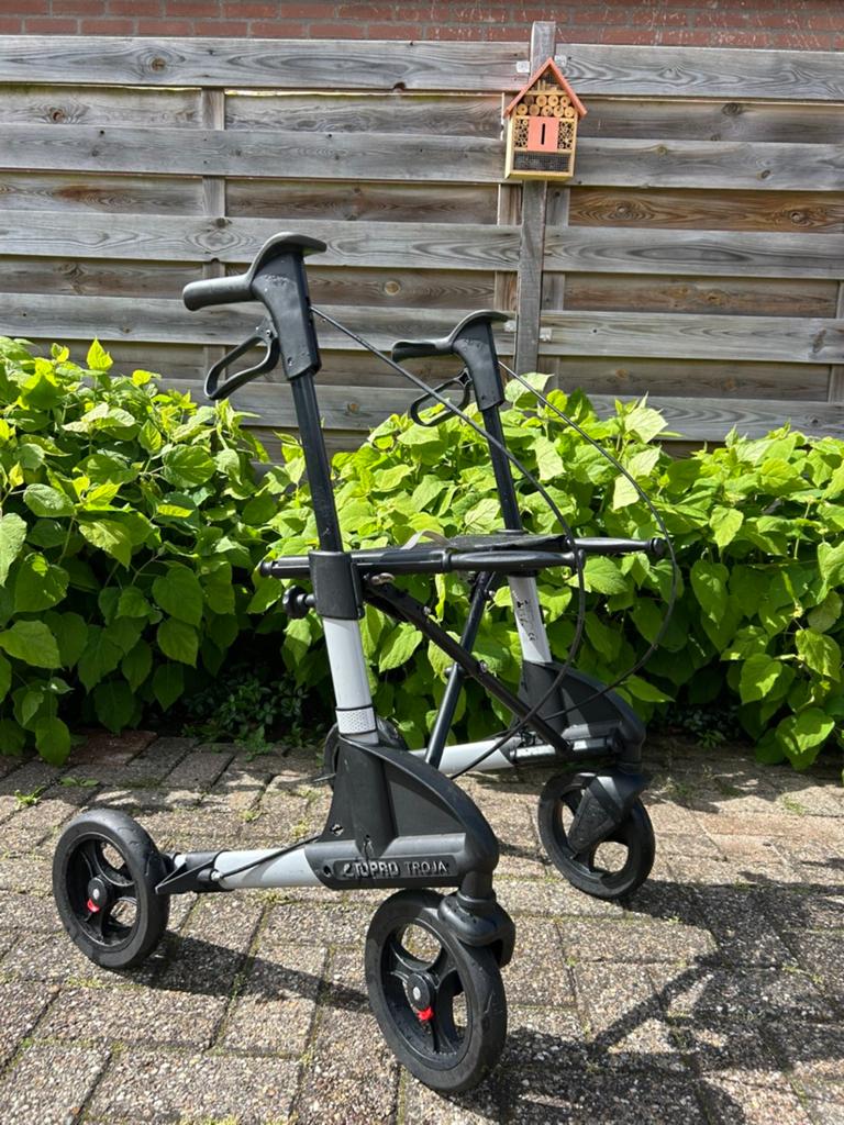 Rollator topro troja 2g (s), Diversen, Rollators, Ophalen, Zo goed als nieuw