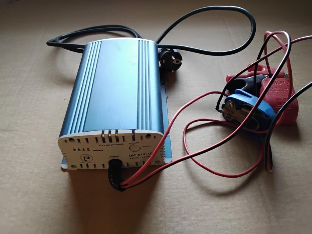 Proline LBC 512-10 Acculader 12V/10A, Ophalen, Nieuw