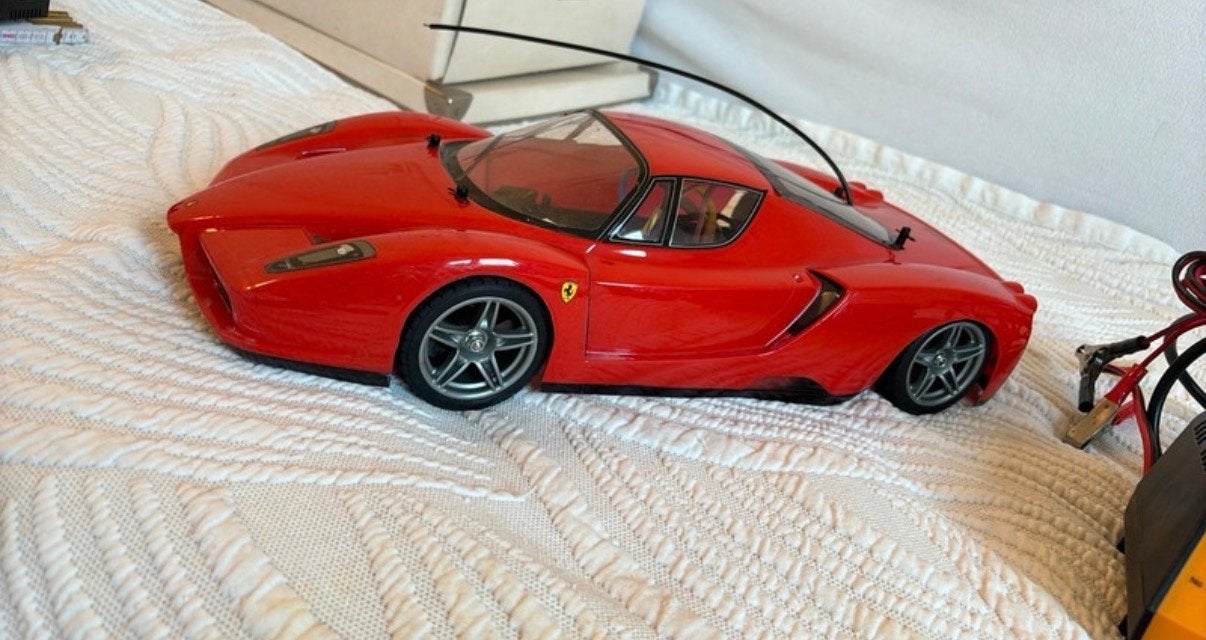 Tamiya Enzo Ferrari RC Auto - Compleet en Klaar om te Rijden, Hobby en Vrije tijd, Elektro, Gebruikt, Ophalen of Verzenden, Schaal 1:10