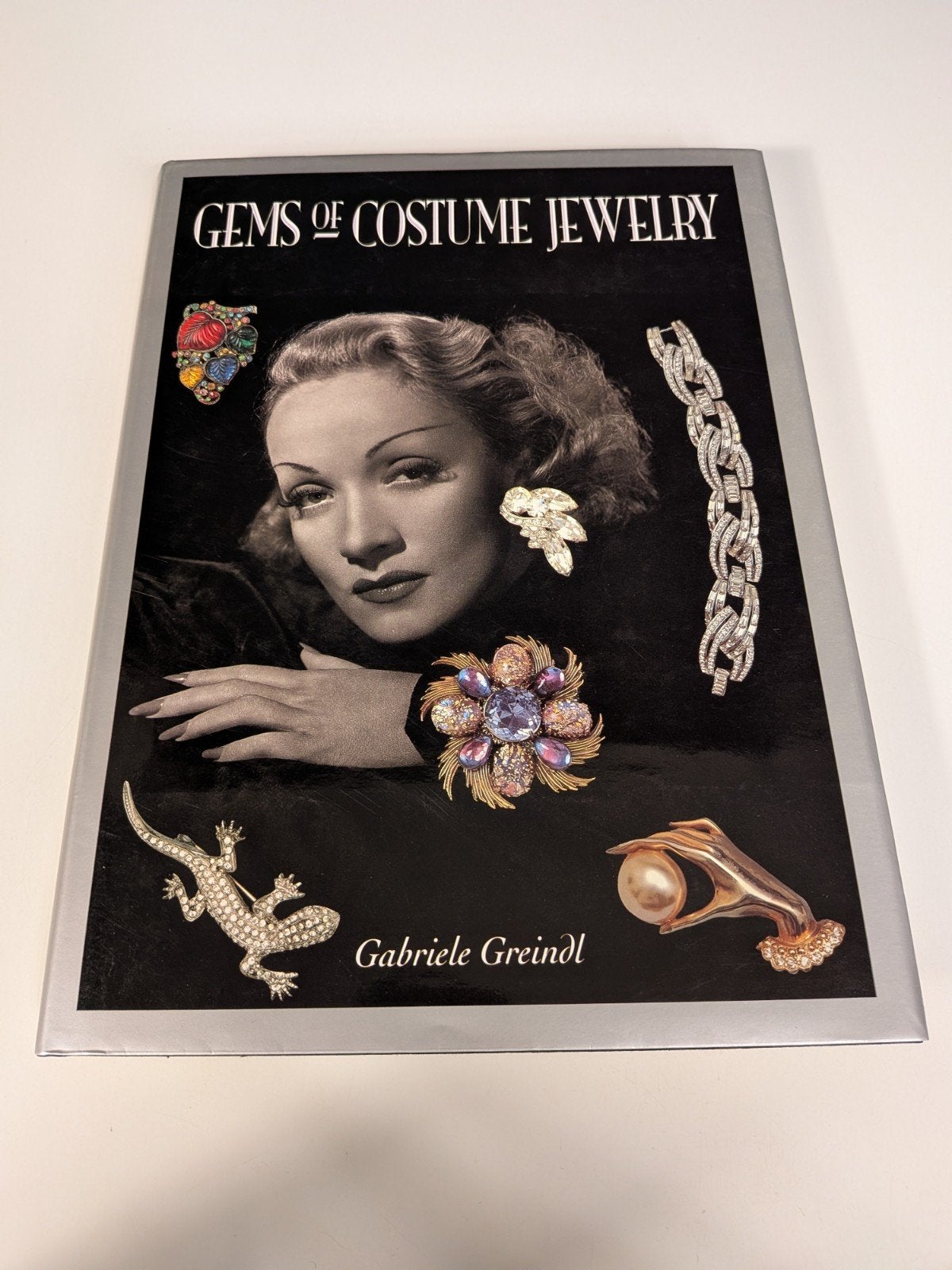 Gems of Costume Jewelry – Gabriele Greinl, Boeken, Gelezen, Overige onderwerpen, Gabriele greindl, Ophalen of Verzenden