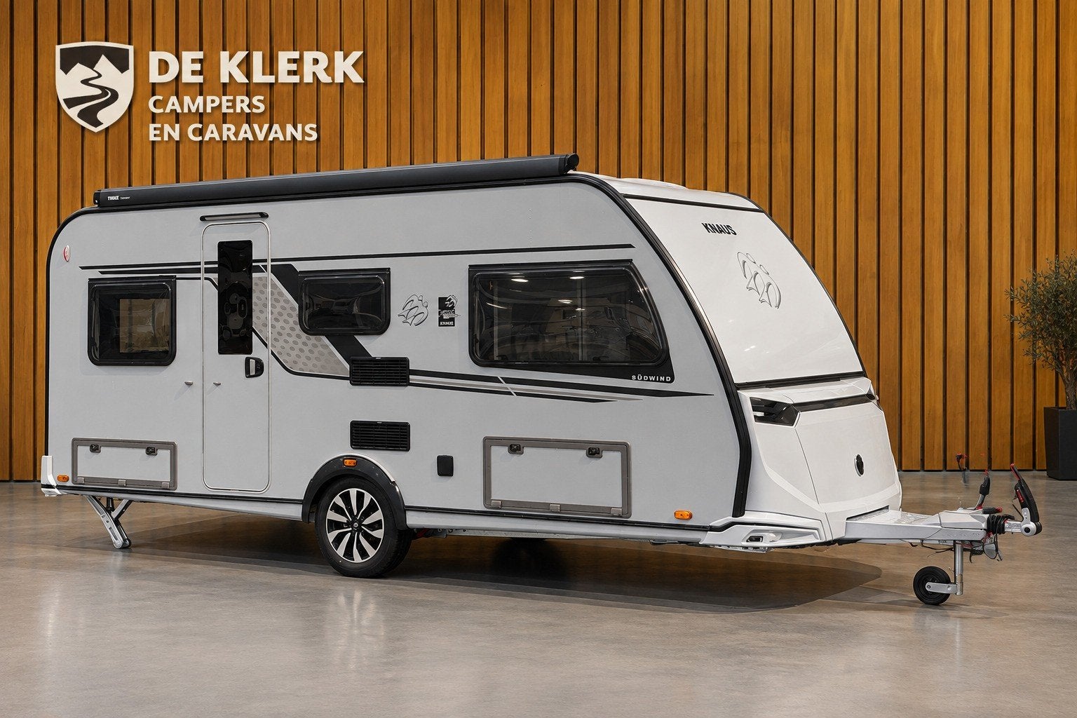 Knaus SUDWIND 500 EU BlackSelection Campovolo grey / 50% dea, Caravans en Kamperen, 7 tot 8 meter, Bedrijf, Info@deklerkcaravans.nl