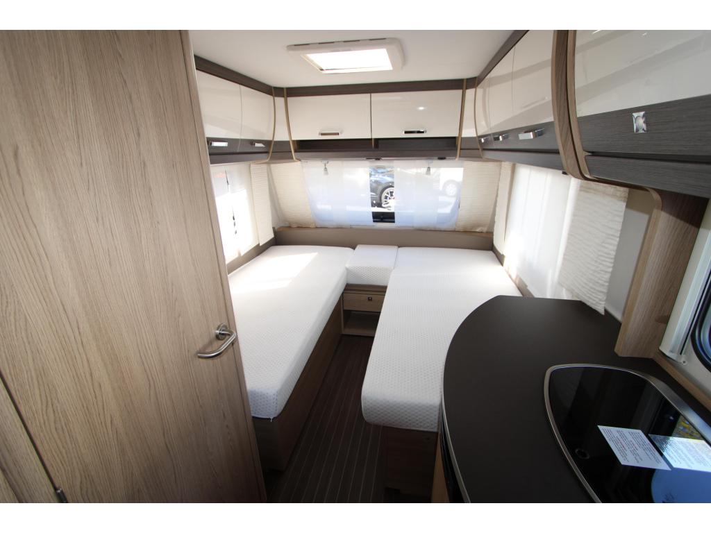 Bürstner Averso 490 TL Mover-Luifel-Voortent-, Caravans en Kamperen, Rondzit, Bedrijf, Bürstner, Kachel
