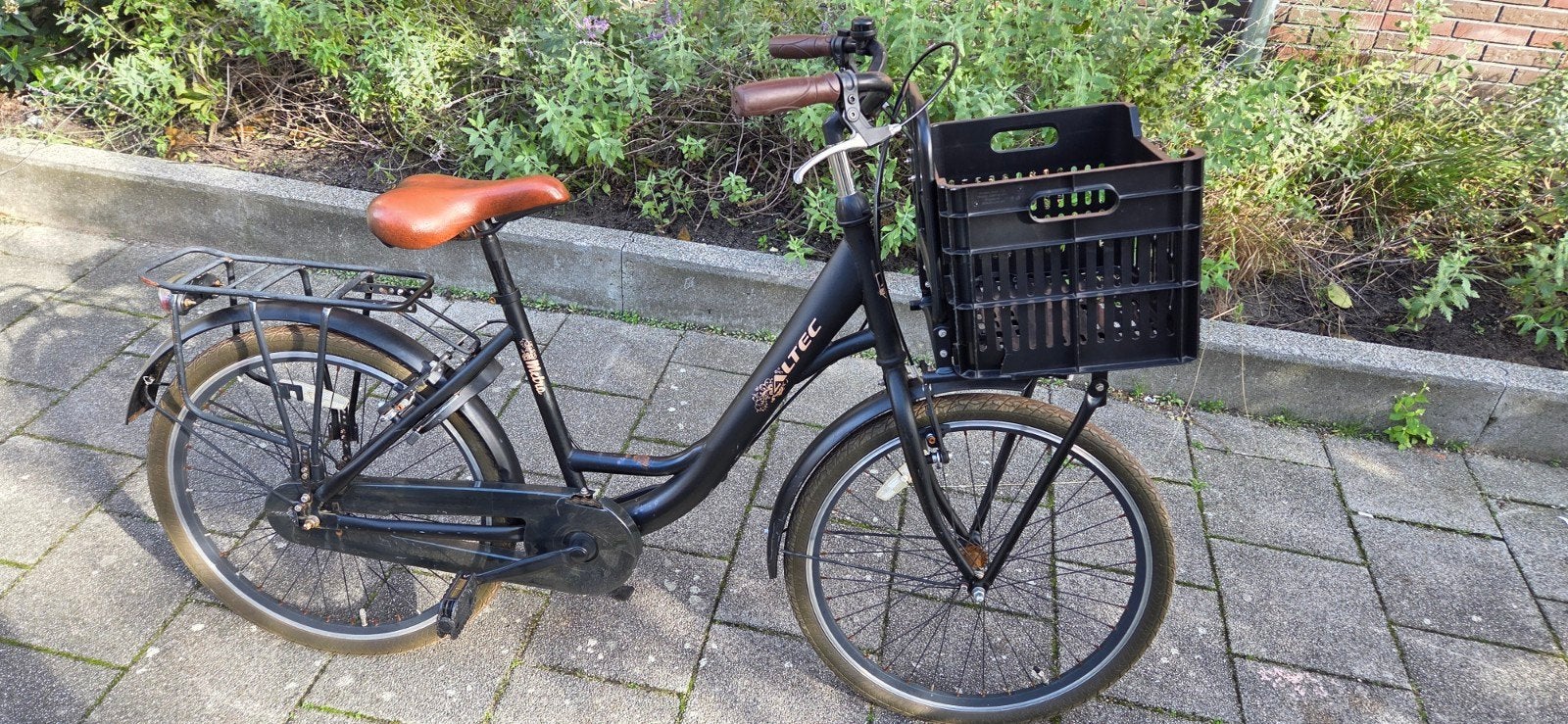 Zwarte damesfiets met mand en slot, Velgrem, 50 tot 53 cm, Ophalen, Overige merken