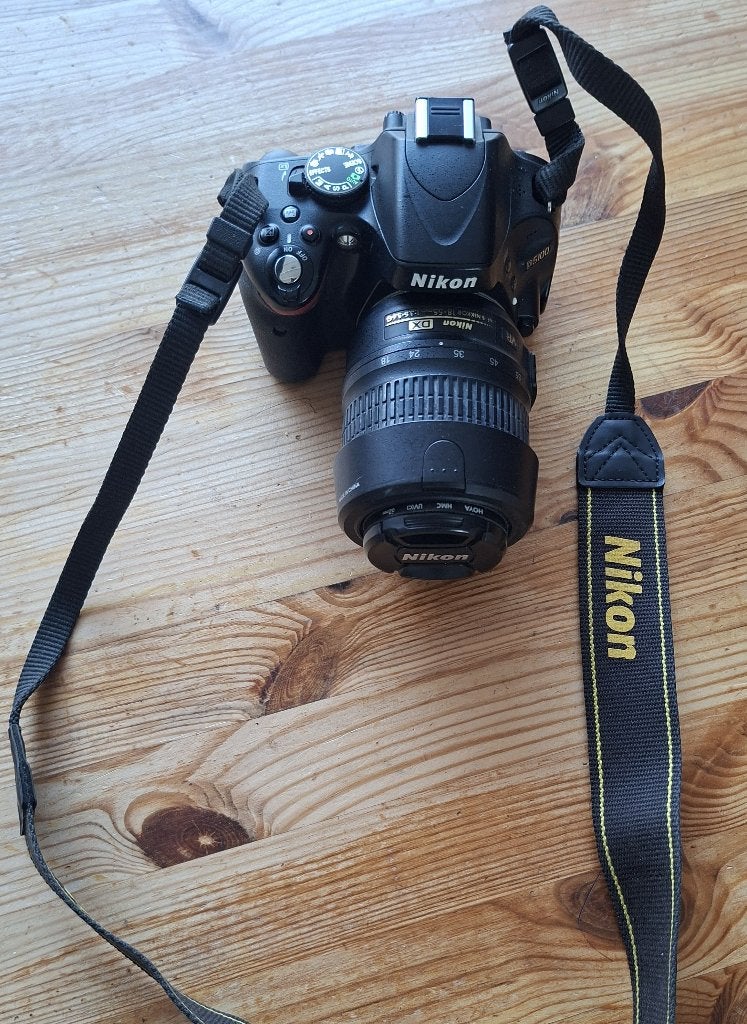 Nikon D5100 Spiegelreflexcamera 2 lenzen en tas, Spiegelreflex, 16 megapixels, Ophalen of Verzenden, Zo goed als nieuw
