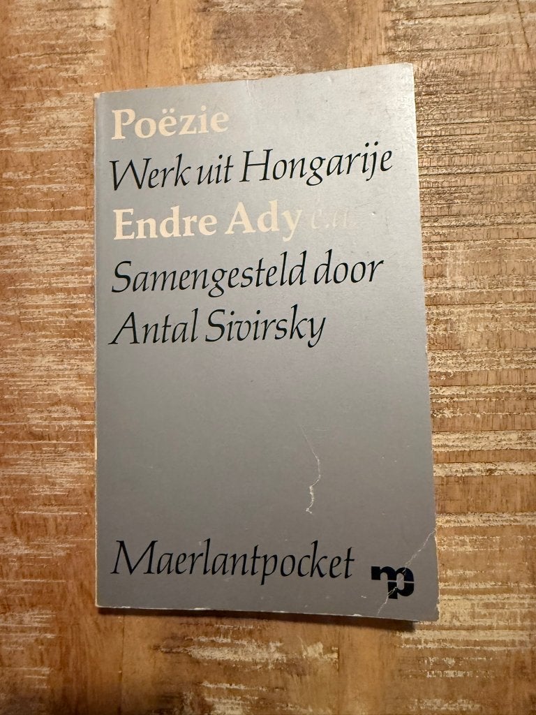 Poëzie, Werk uit Hongarije: Endre Ady e.a. Sivirsky, Sivirsky, Ophalen of Verzenden, Meerdere auteurs, Gelezen