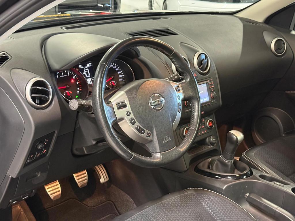 Nissan Qashqai 1.6 117PK 360.Cam|Pano|Navi|Trekhaak!, Voorwielaandrijving, Euro 5, Gebruikt, Leder en Stof