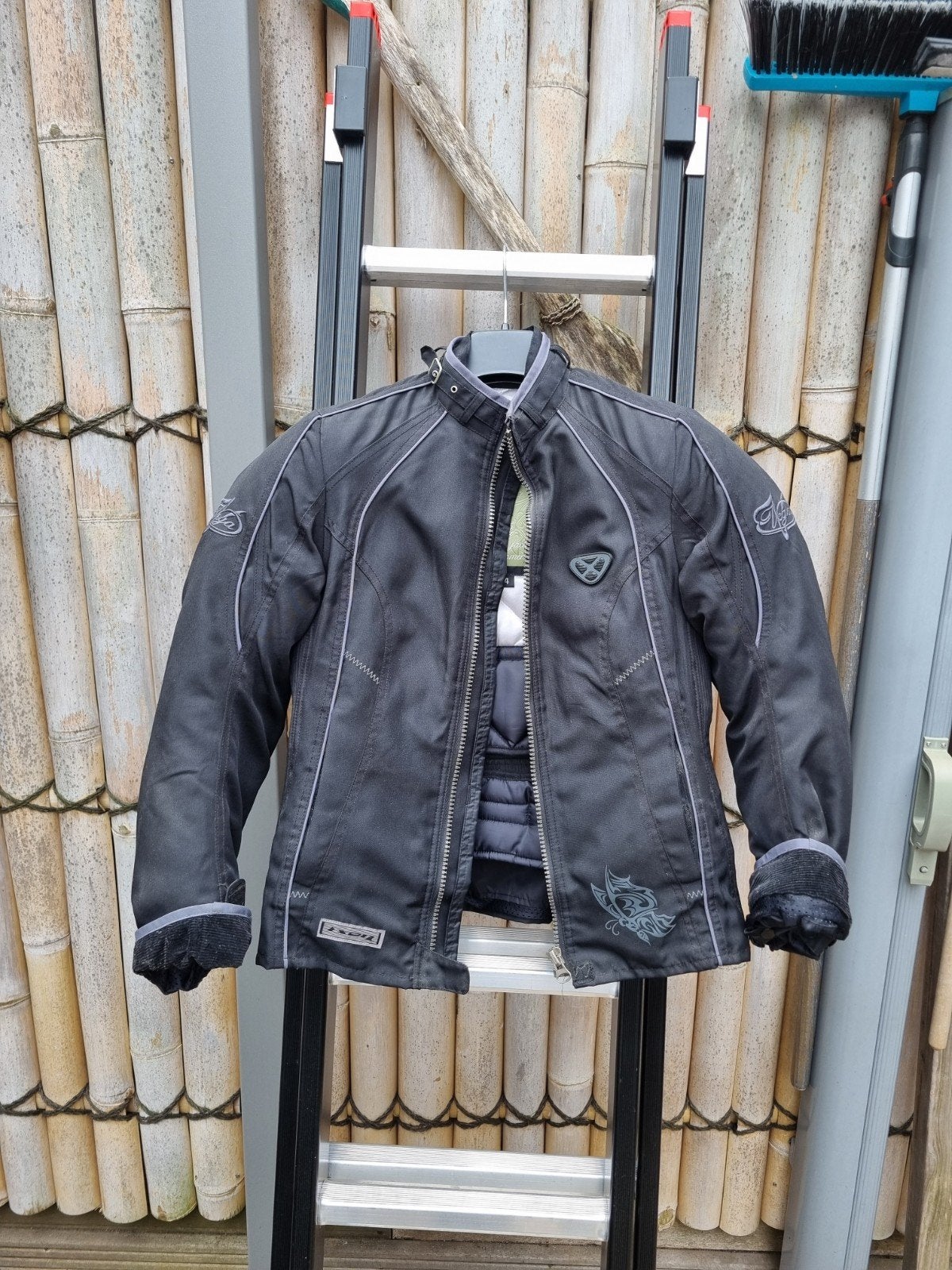 IXON motorjas kinder- Zwart textiel met uitneembare voering, Motoren, IXON, Jas | textiel, Kinderen, Ophalen of Verzenden