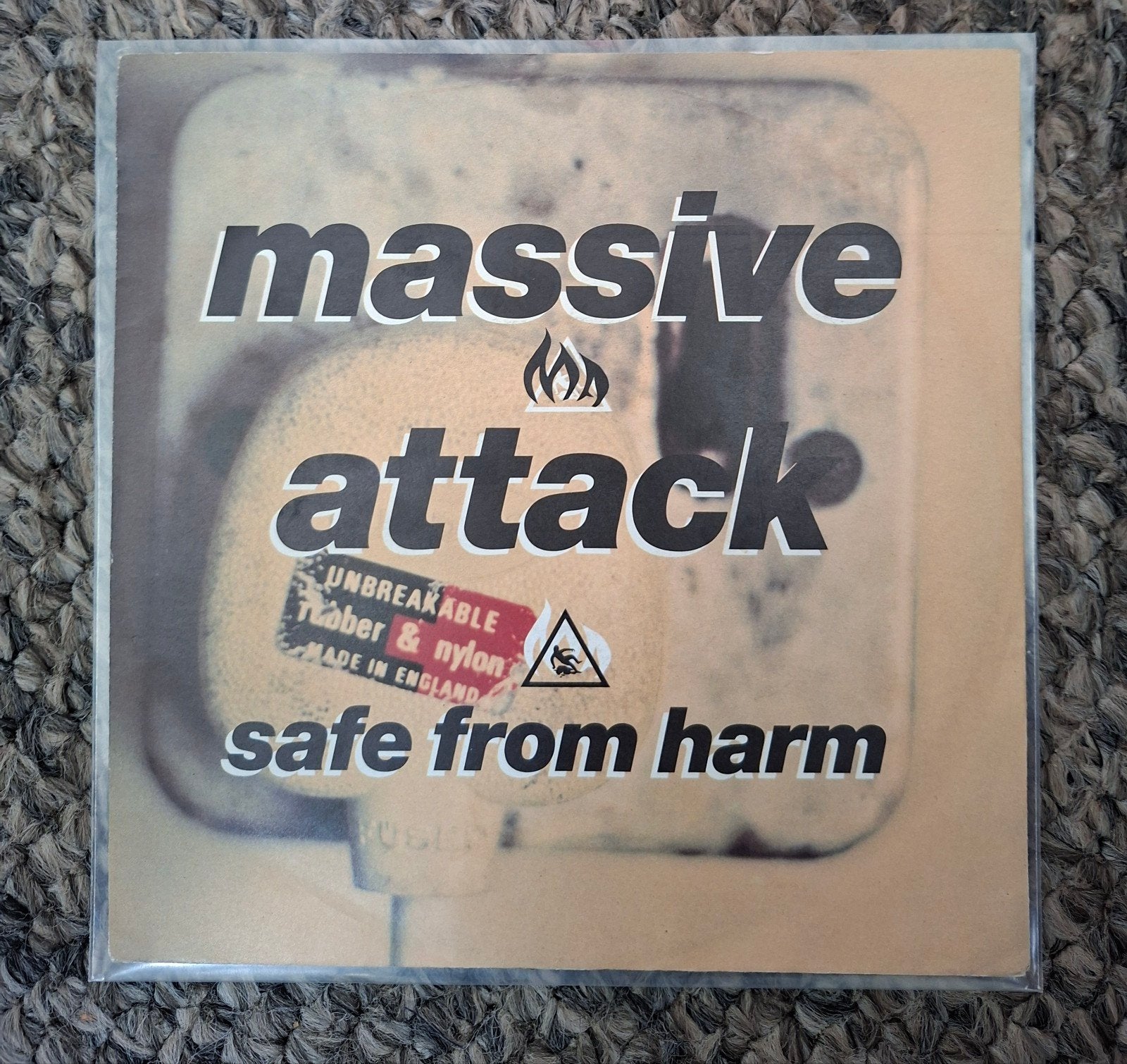 Massive attack - Safe from harm - Single is TOP, Ophalen of Verzenden, Gebruikt, 7 inch, Pop