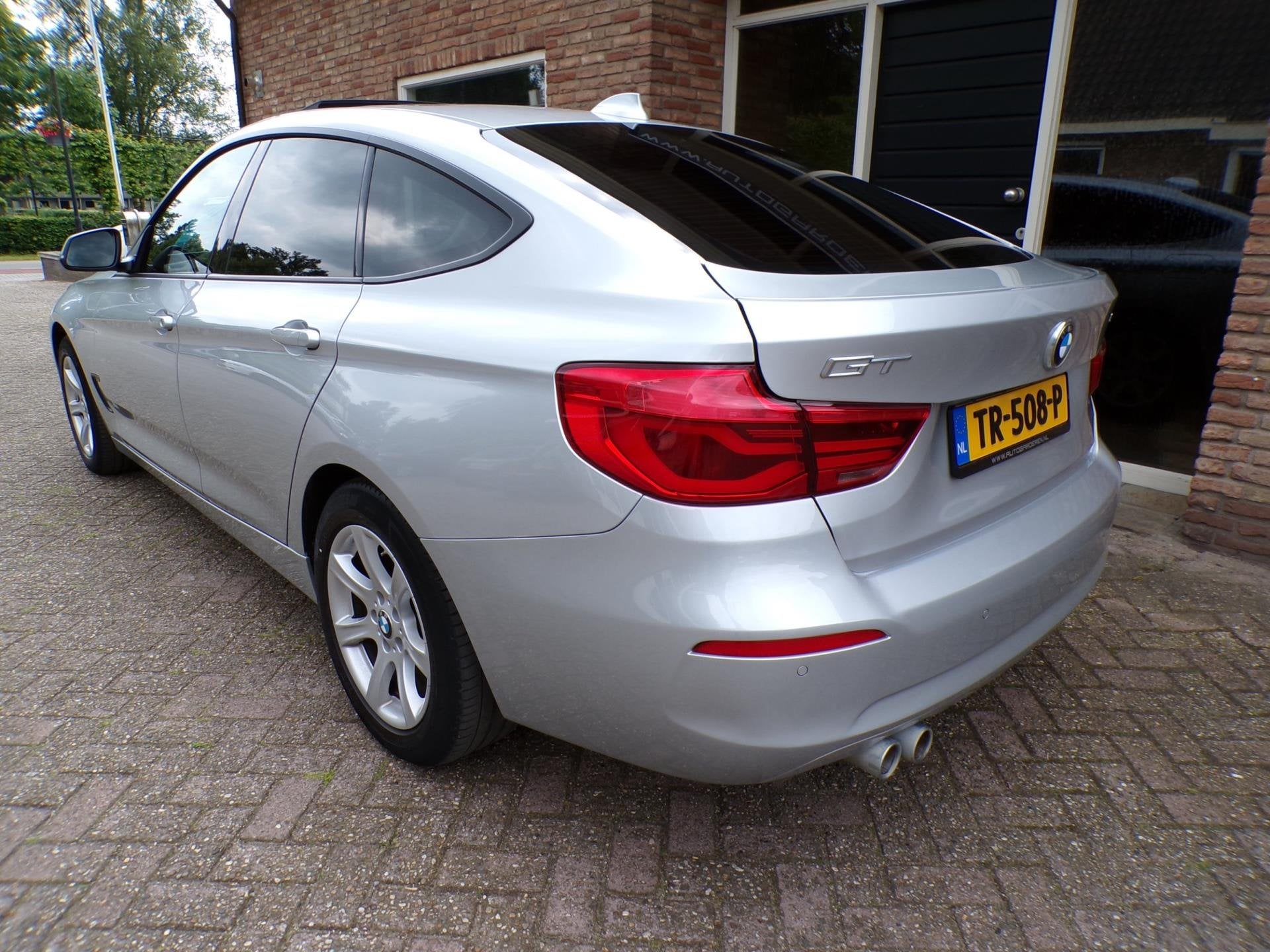 BMW 3-serie Gran Turismo 320i Automaat / Panoramadak, Auto's, Automaat, 1998 cc, Gebruikt, 4 cilinders