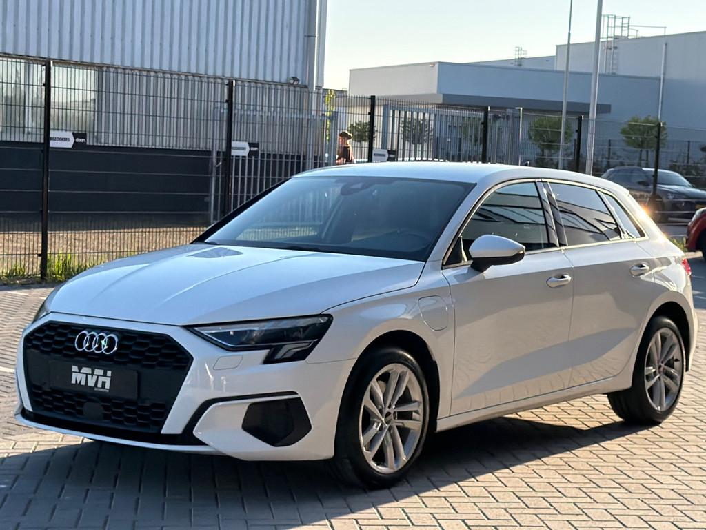 Audi A3 Sportback 40 TFSI e S-Edition - ACC - Carplay - Full, Stof, Euro 6, 4 cilinders, Wit