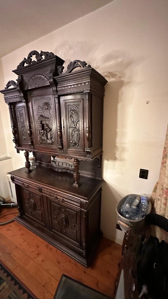 Antieke eiken kast/buffet, gesneden waterput-tafereel, Ophalen