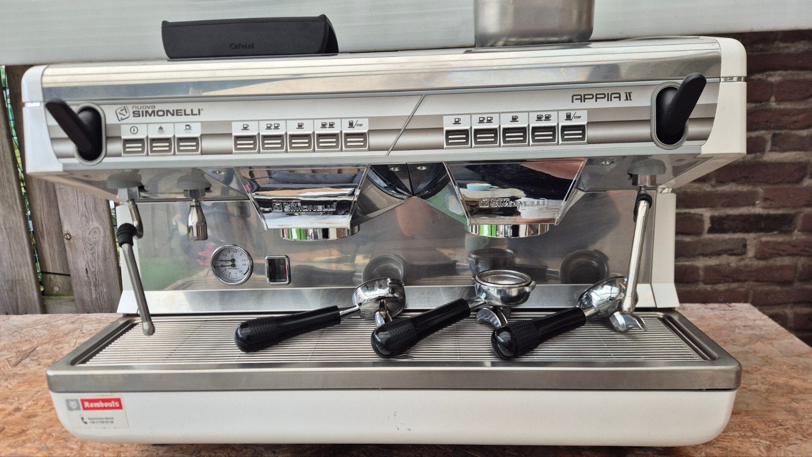 Nuova Simonelli Appia II 2groeps professionele koffiemachine, Gebruikt, Espresso apparaat, 10 kopjes of meer, Koffiebonen