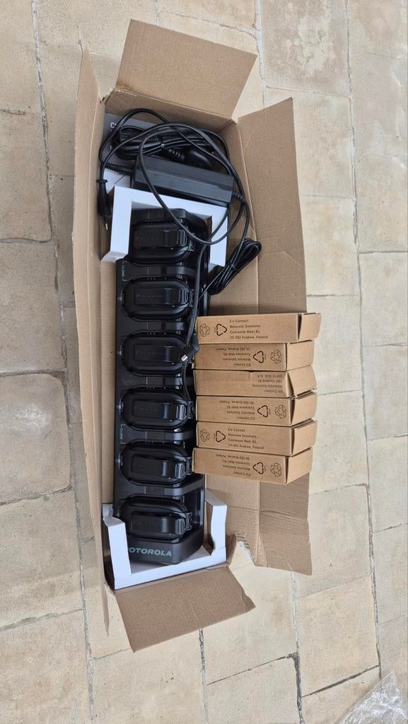 Motorola CLP446e Portofoon Set met Lader en Oortjes, Ophalen, Minder dan 2 km, Gebruikt, Portofoon of Walkie-talkie
