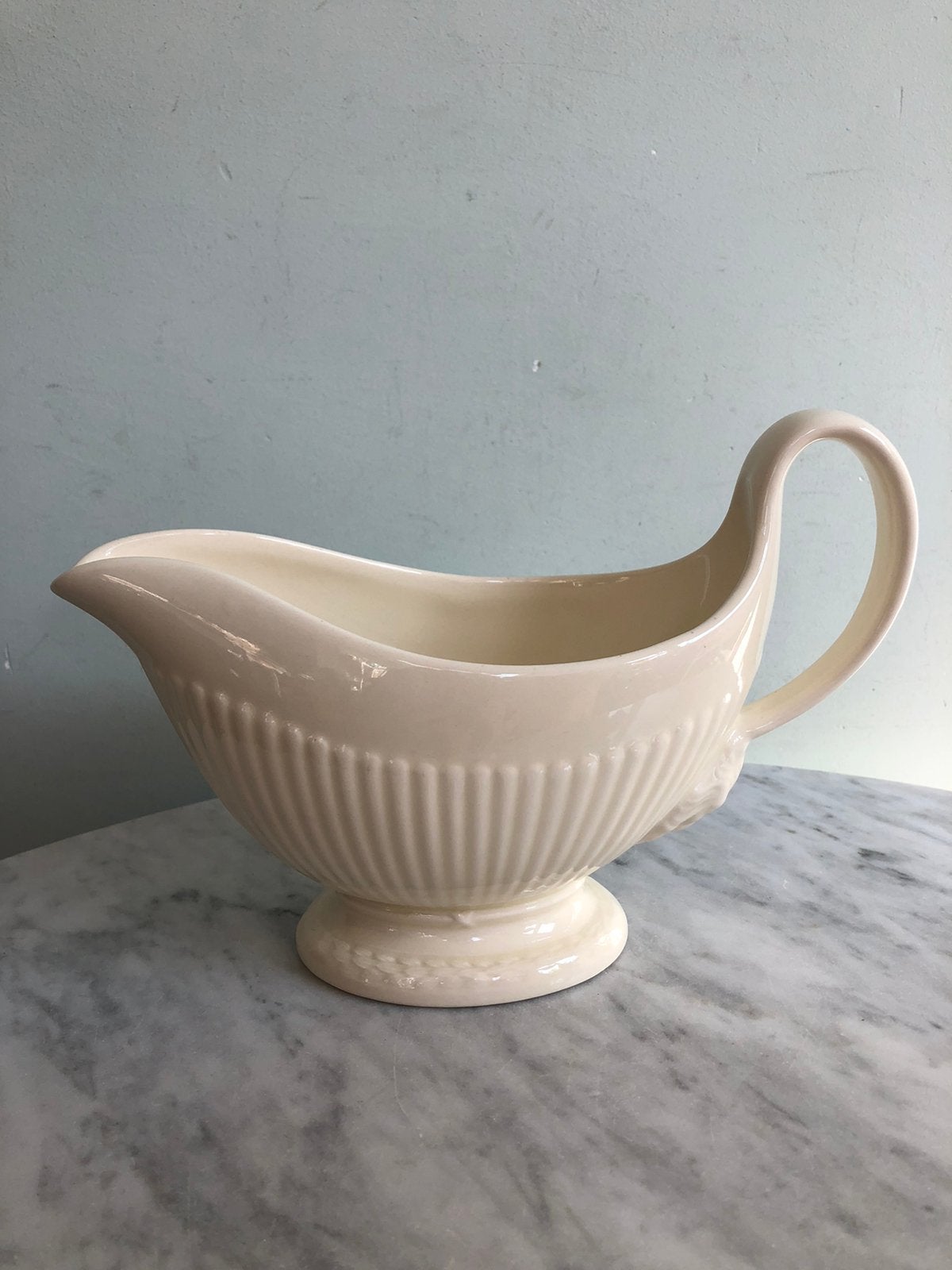 Nieuw Wedgwood Edme sauskom 400 ml, Huis en Inrichting, Keuken | Servies, Ophalen of Verzenden, Nieuw, Aardewerk, Wedgwood